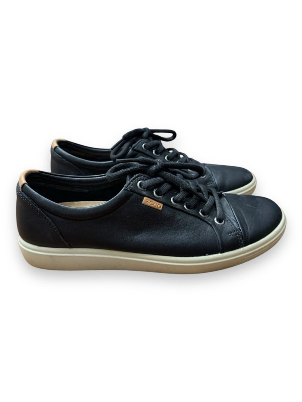 ECCO Soft 7 Black Soft Leather Lace Up Sneakers Perforated Women’s Size 39 US 8